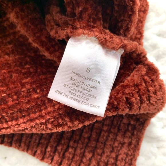 Pink Rose Chenille Crew Sweater (Red) S - Picture 4 of 7